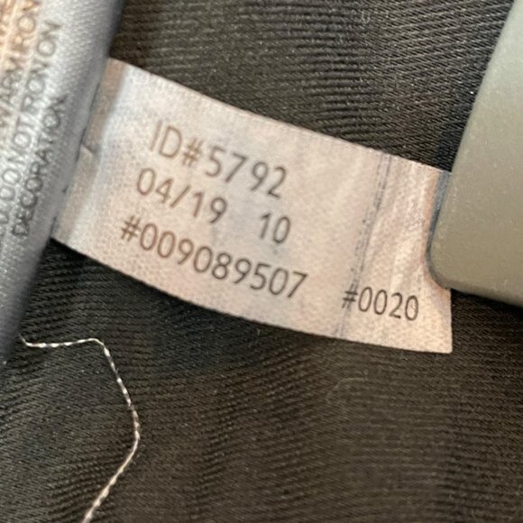 Express Jeans 10 Black Denim Floral Embroidered Mom Jean Super High Rise - Picture 11 of 11